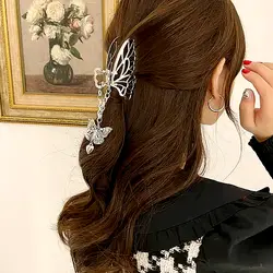 کلیپس پروانه نقره ای
