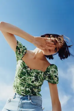 27047129 زن / دختر سبز - یاری شاپ