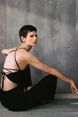 37000457 زن / دختر سیاه - یاری شاپ