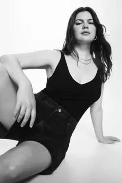 37050252 زن / دختر سیاه - یاری شاپ