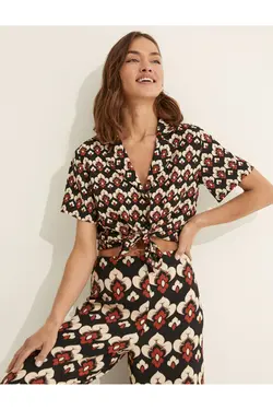 Melis Ağazat X – V یقه پیراهن آستین کوتاه - یاری شاپ