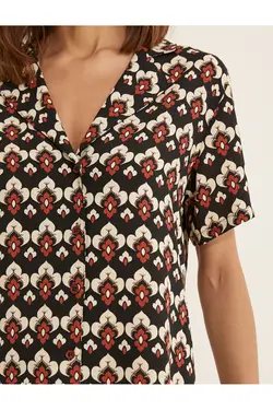 Melis Ağazat X – V یقه پیراهن آستین کوتاه - یاری شاپ