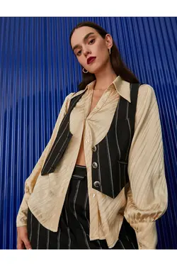 Melis Ağazat X – پیراهن ساتن یقه نوک تیز - یاری شاپ