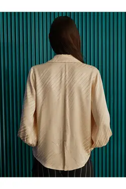 Melis Ağazat X – پیراهن ساتن یقه نوک تیز - یاری شاپ