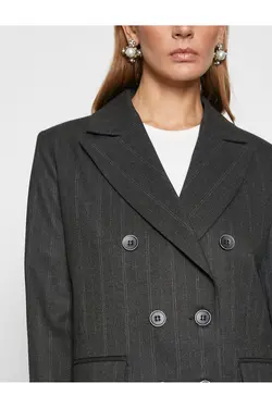 Melis Ağazat X – کت کت دو سینه سایز بزرگ - یاری شاپ