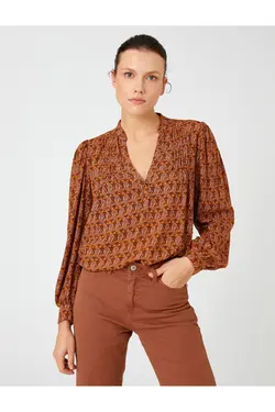 بلوز آجدار شانه یقه قاضی - یاری شاپ