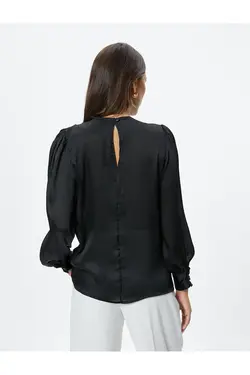 بلوز آستین بادکنکی یقه روشن با بافت براق - یاری شاپ