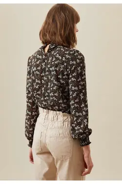 بلوز آستین بلند زنانه طرحدار قهوه ای S2381AZ20AU - یاری شاپ