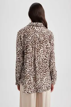 بلوز آستین بلند یقه گشاد با طرح منظم - یاری شاپ