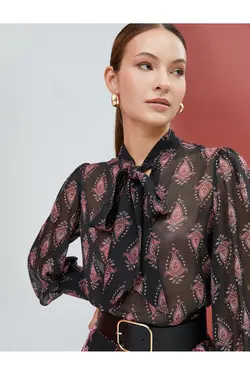 بلوز پارچه ابریشمی شفاف یقه شال طرح قومی - یاری شاپ