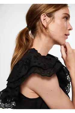 بلوز پنبه ای سوراخ دار - یاری شاپ