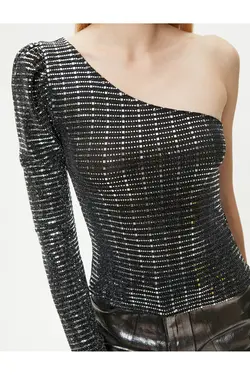 بلوز پولک دار آستین بادکنکی تک شانه – مجموعه دست ساز - یاری شاپ