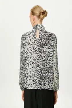 بلوز زنانه طرح مشکی - یاری شاپ