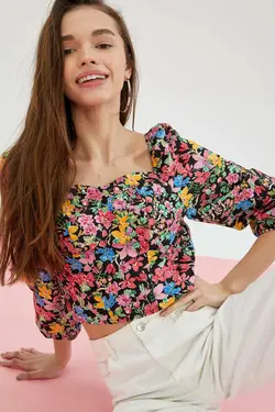 بلوز نیم بادکنکی یقه مربعی گلدار 100% پنبه - یاری شاپ