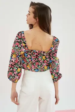 بلوز نیم بادکنکی یقه مربعی گلدار 100% پنبه - یاری شاپ