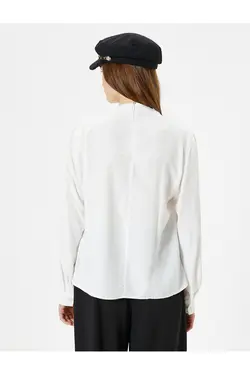 بلوز یقه ای با دکمه های طلایی - یاری شاپ