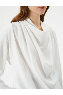 بلوز یقه ای با دکمه های طلایی - یاری شاپ