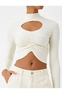 پنجره کوتاه تی شرت آستین بلند با جزئیات جمع آوری شده است - یاری شاپ