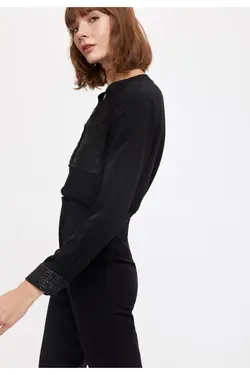 پیراهن آستین بلند زنانه یقه V مشکی قرمز S5414AZ20AU - یاری شاپ