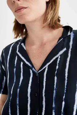 پیراهن آستین کوتاه راه راه Relax Fit - یاری شاپ