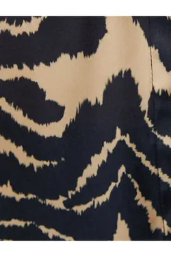 پیراهن ساتن مدل گورخر جیبی آستین بلند دکمه دار - یاری شاپ