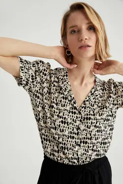 پیراهن مناسب آستین کوتاه با طرح قومی - یاری شاپ