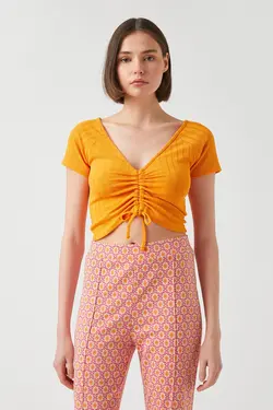 تی شرت آستین کوتاه یقه V Crop - یاری شاپ