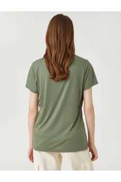 تی شرت یقه کوتاه آستین کوتاه پولک دوزی شده - یاری شاپ