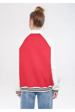 کاپشن کالج قرمز پرینت شده ام سایز بزرگ / برش پهن 1110103-71083 - یاری شاپ