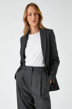 کت زنانه راه راه مشکی - یاری شاپ