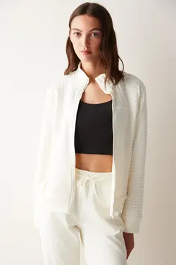 کت لحافی با جزئیات سفید - یاری شاپ