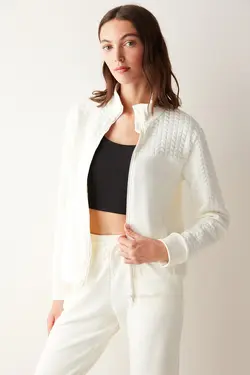 کت لحافی با جزئیات سفید - یاری شاپ