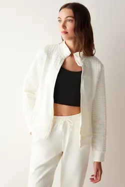 کت لحافی با جزئیات سفید - یاری شاپ