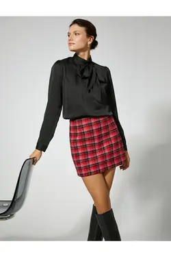 بلوز یقه بلند با جزئیات ارسی - یاری شاپ