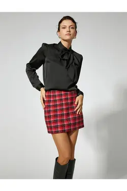 بلوز یقه بلند با جزئیات ارسی - یاری شاپ