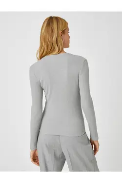 دکمه تی شرت آستین بلند با جزئیات - یاری شاپ