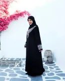 مانتو عبایی سوزن دوزی حریر اسود مدل مهدا مزون نجما