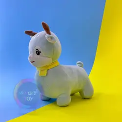 عروسک گوزن شالگردن دار