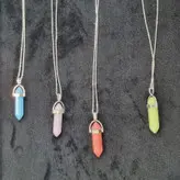 گردنبند منشوری شب تاب کد4