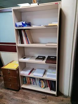 کتابخانه تمام طبقه