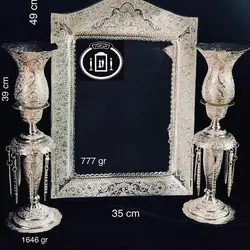آینه و شمعدان نقره (آینه نقره چهارگوش تاج هلالی و لاله آویزدار نقره قلم گل و مرغ ممتاز عیار ۸۴