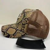 کلاه کپ مارکدار qp فلیپ پلین مدل 256