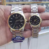 ساعت ست مردانه زنانه کاسیو CASIO تقویم دار موتور ژاپن داخل صفحه هم حک شده ضد اب رنگ ثابت قیمت درج شده قیمت ست میباشد