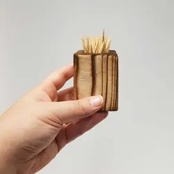 جا خلال دندان چوبی