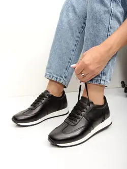 کتونی تمام چرم طبیعی ، زیره ترمو اصلی بسیار سبک و راحت