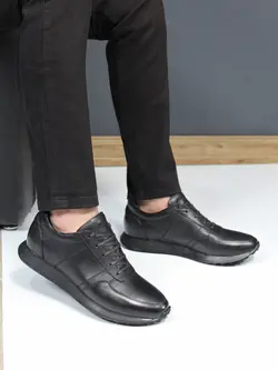 کتونی مردانه چرم طبیعی با زیره ترک اصلی مناسب استفاده روزمره