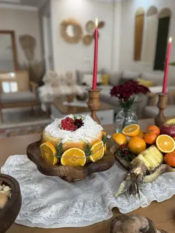 شیرینی خوری پایه دار با چوب گردو