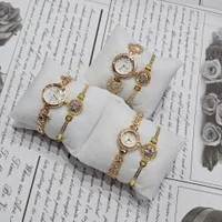 ست ساعت و دستبند زنانه ارسال رایگان با جعبه ساعت مچی شیک