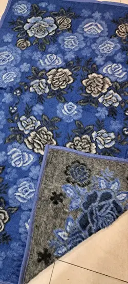 پتو قدیمی پشمی