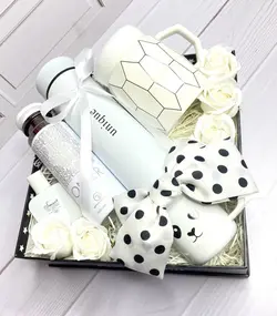 باکس کادویی سفید زنانه لاکچری کد V113